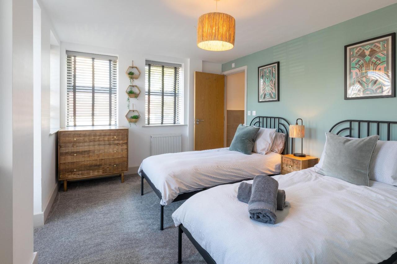 X-Large Two Bedroom & Two Bathroom Apartment With Free Evening Parking 사우샘프턴 외부 사진