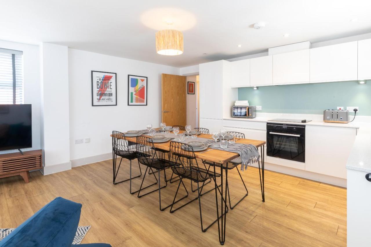X-Large Two Bedroom & Two Bathroom Apartment With Free Evening Parking 사우샘프턴 외부 사진