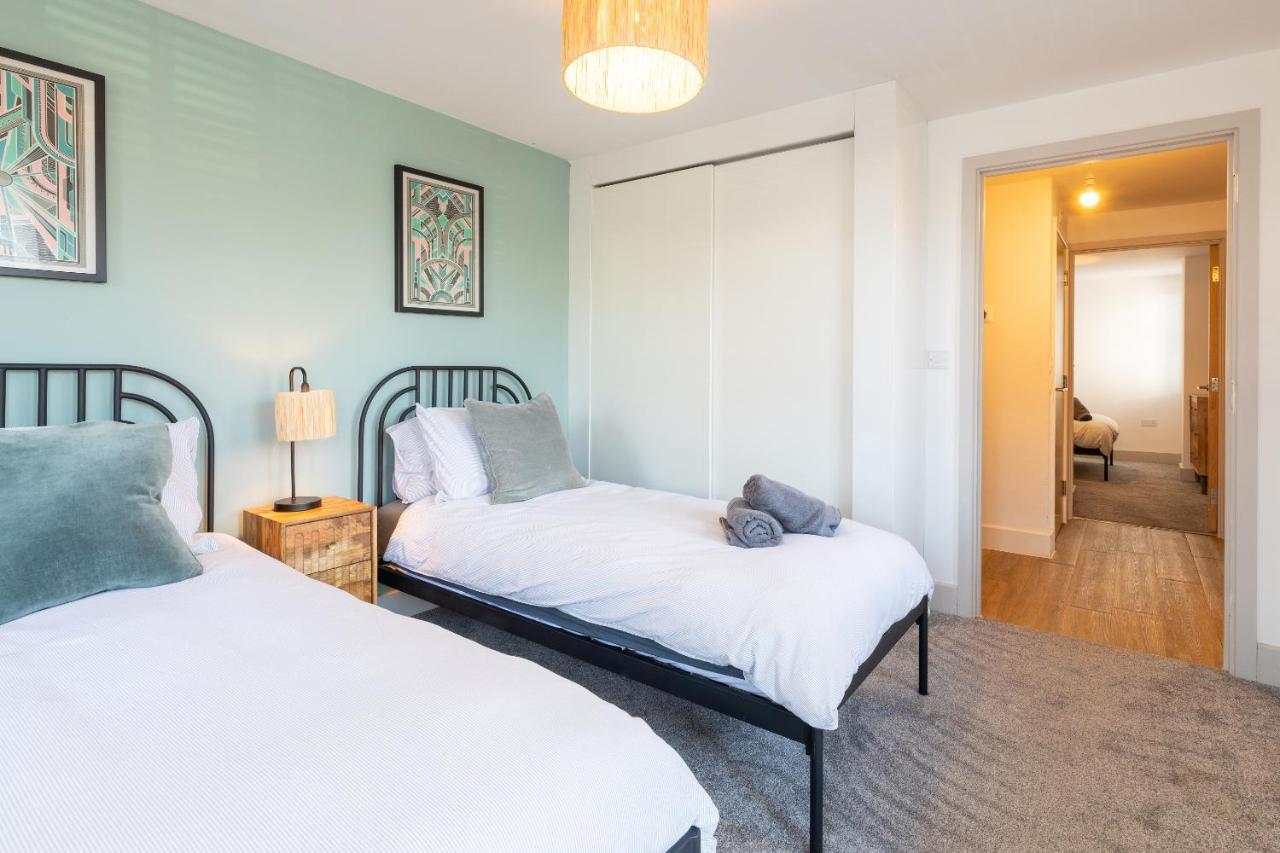 X-Large Two Bedroom & Two Bathroom Apartment With Free Evening Parking 사우샘프턴 외부 사진