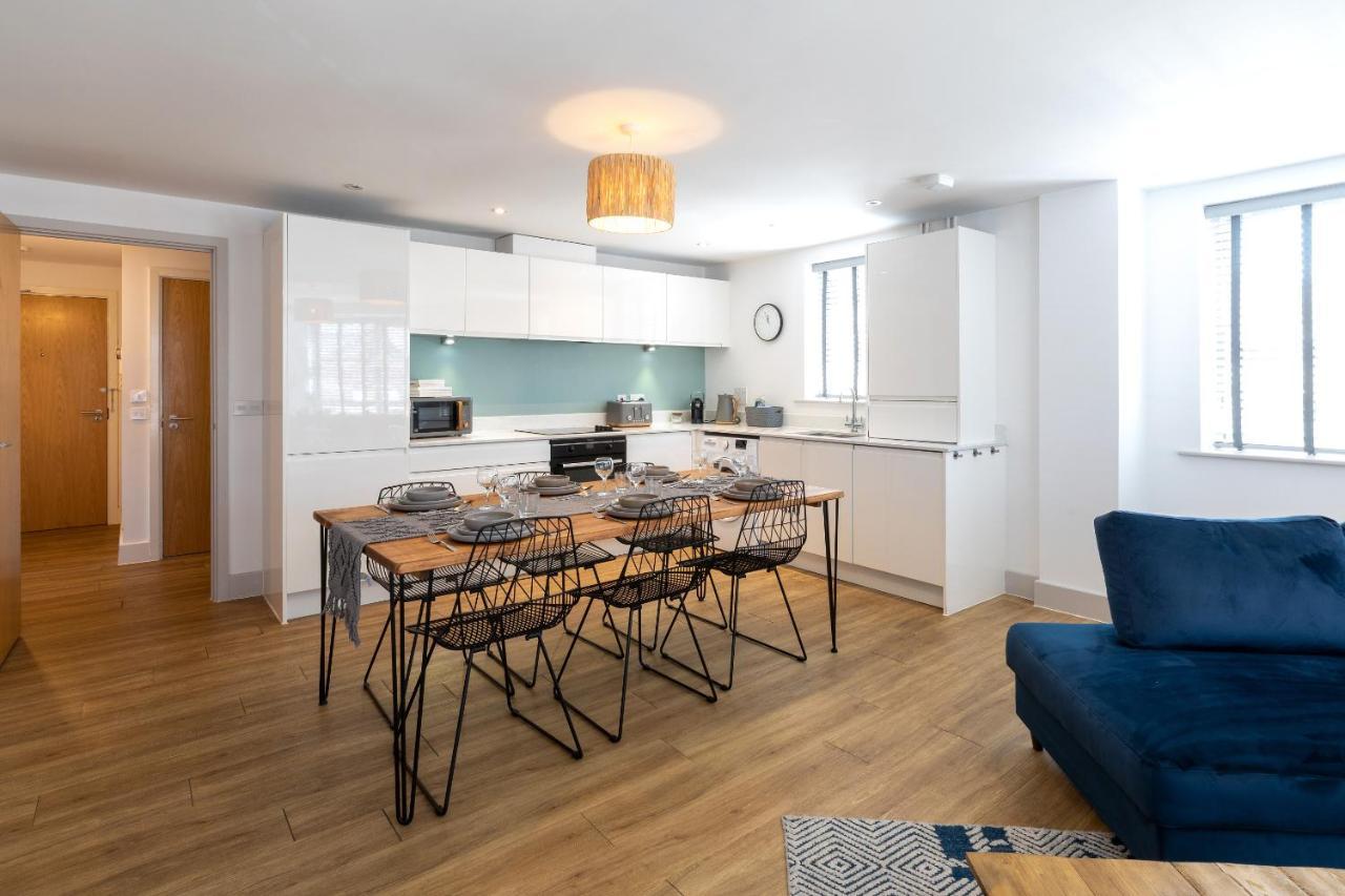 X-Large Two Bedroom & Two Bathroom Apartment With Free Evening Parking 사우샘프턴 외부 사진