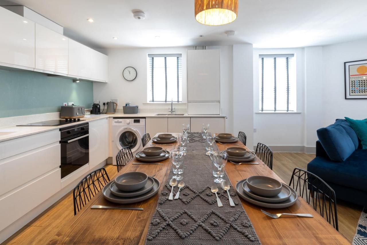 X-Large Two Bedroom & Two Bathroom Apartment With Free Evening Parking 사우샘프턴 외부 사진