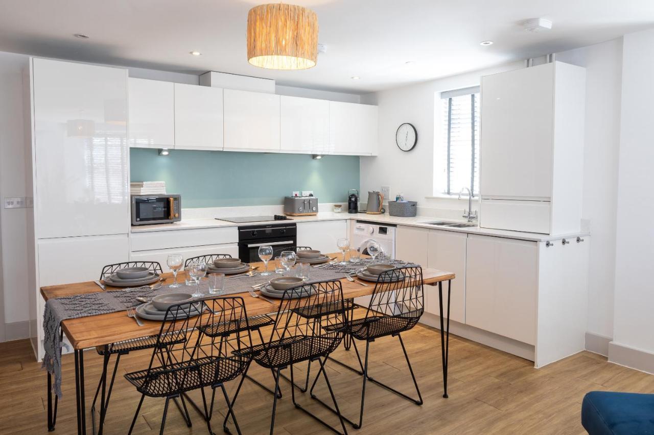 X-Large Two Bedroom & Two Bathroom Apartment With Free Evening Parking 사우샘프턴 외부 사진